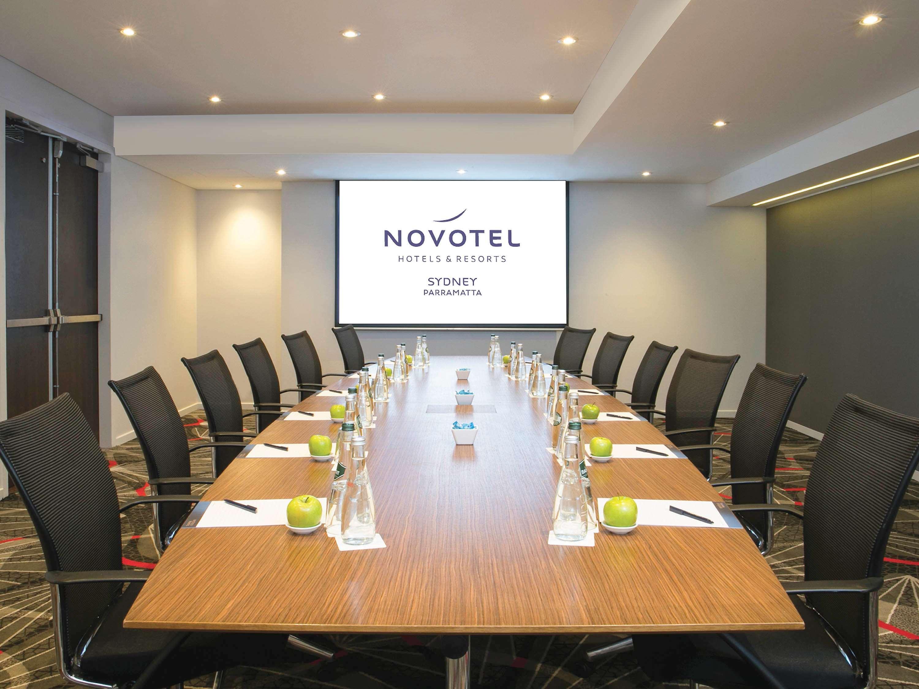 Novotel Sydney Parramatta Екстериор снимка