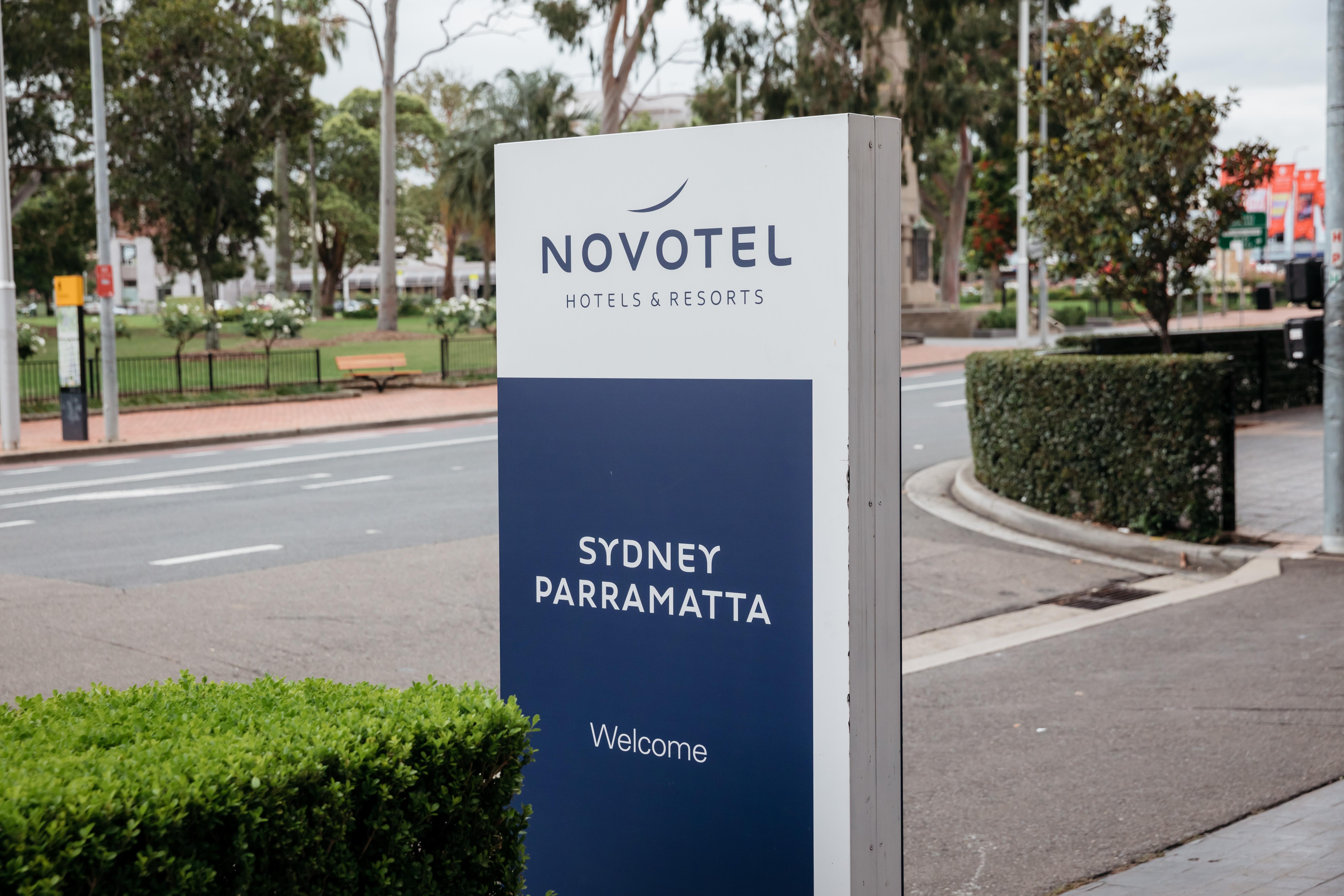 Novotel Sydney Parramatta Екстериор снимка